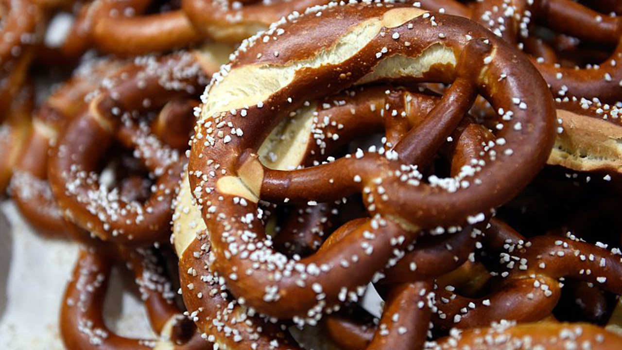 Students served pretzels covered in oven cleaner, lawsuit claims — Peachtree City Schools news